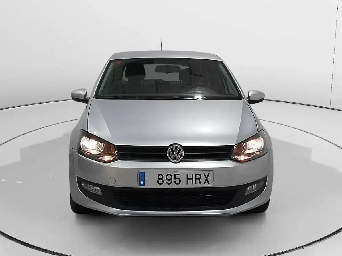 Usado VW Polo Advance 90 CV (66 kW) 2013 Gris Utilitario