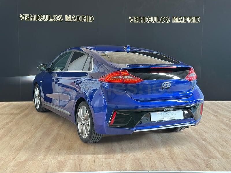 Usado Hyundai Ioniq 141 CV (103 kW) 2018 Azul Utilitario