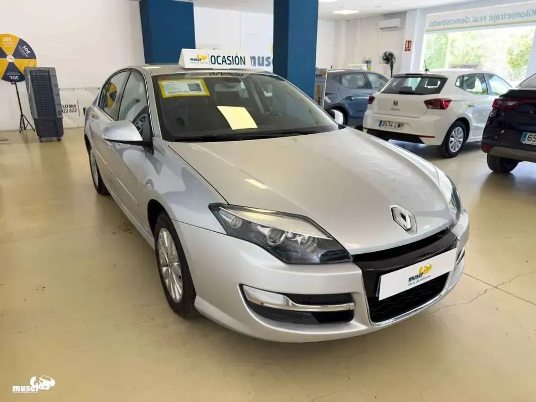 Usado Renault Laguna III LIMITED 110 CV (80 kW) 2015 Gris Berlina