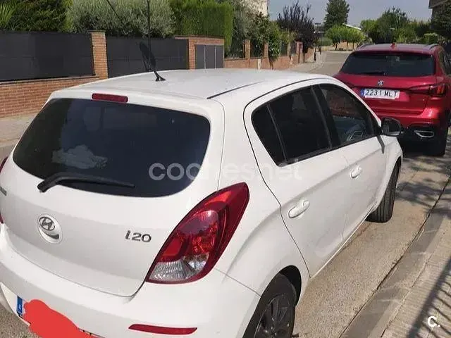 Usado Hyundai i20 85 CV (62 kW) 2013 Blanco Utilitario