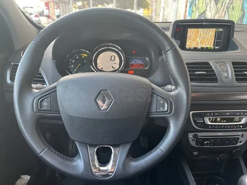 Usado Renault Mégane III GT 110 CV (80 kW) 2014 Gris / plata Berlina