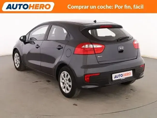 Usado Kia Rio 85 CV (62 kW) 2016 Gris Utilitario