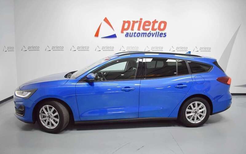 Usado Ford Focus Trend+ 120 CV (88 kW) 2022 Azul Familiar