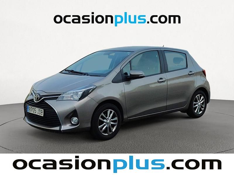 Marrón Usado 2015 Toyota Yaris Active Utilitario | 12.490 € (Un poco caro) - Imagen 1/4