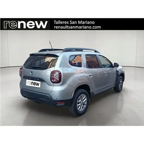 Usado Dacia Duster Comfort 100 CV (73 kW) 2022 Gris / plata SUV