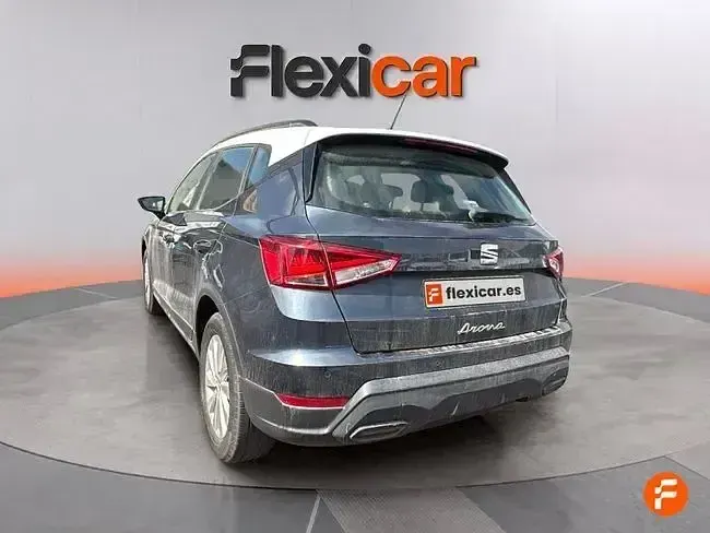 Usado Seat Arona Style 110 CV (80 kW) 2023 Gris SUV