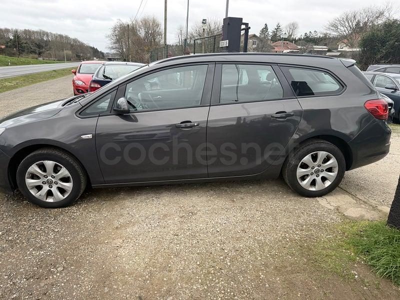Usado Opel Astra Excellence 110 CV (80 kW) 2015 Gris / plata Familiar