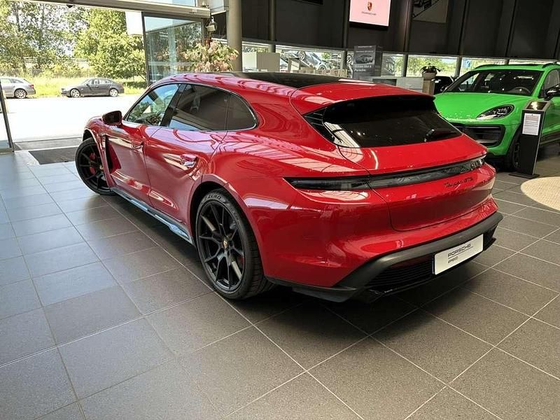 Usado Porsche Taycan Sport Turismo 439 kW (598 CV) 2024 Rojo Familiar