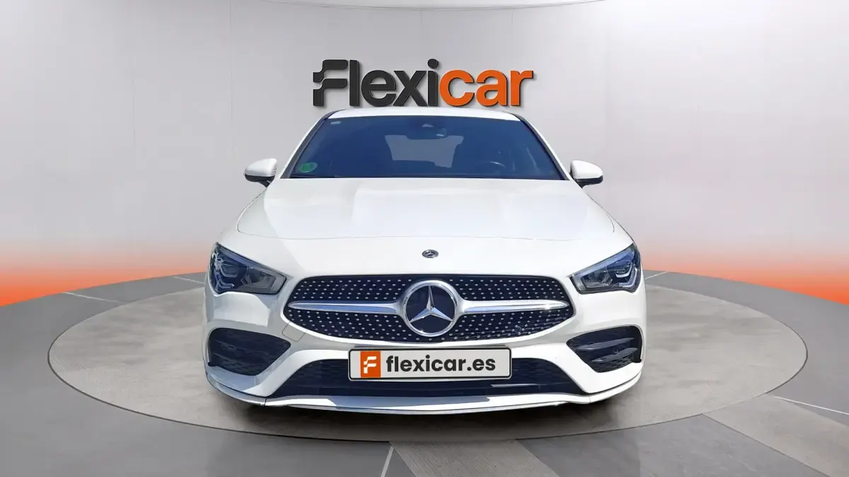 Usado Mercedes CLA180 122 CV (89 kW) 2019 Blanco Berlina