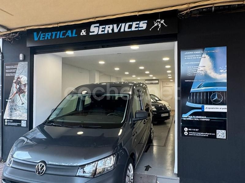 Usado VW Caddy Beach 102 CV (75 kW) 2021 Gris / plata Monovolumen