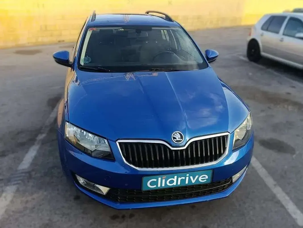 Usado Skoda Octavia 116 CV (85 kW) 2016 Azul Familiar