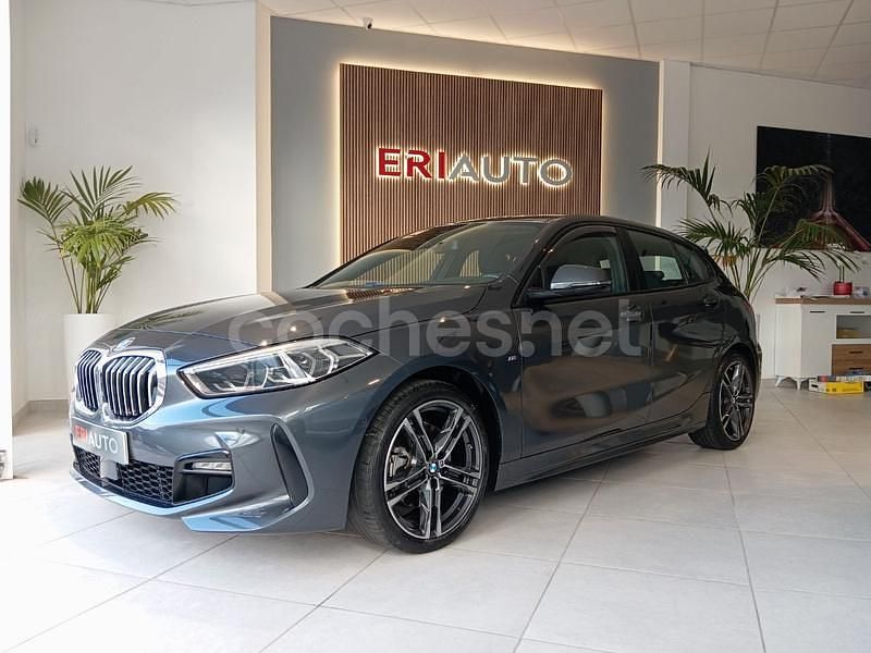 Gris / plata Usado 2020 BMW 116 M Sport Utilitario | 22.489 € (Un poco caro) - Imagen 1/4