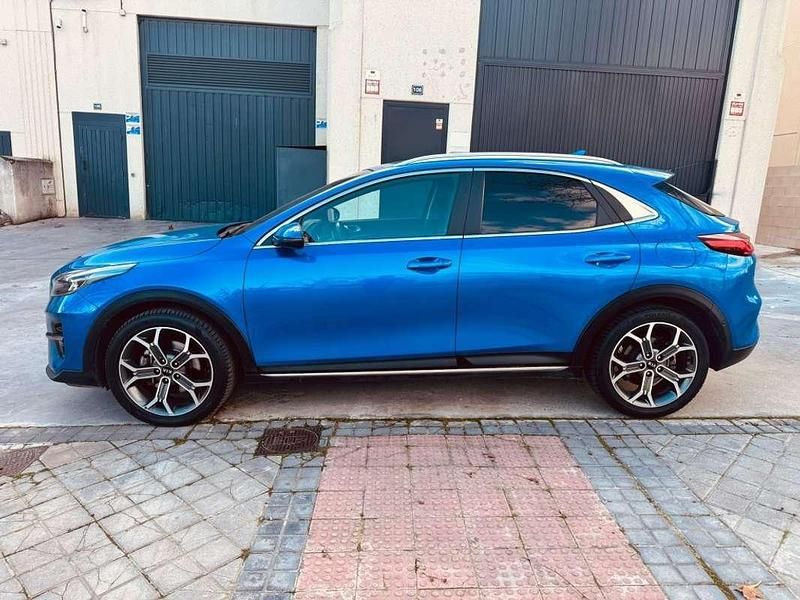Usado Kia XCeed 120 CV (88 kW) 2019 Azul SUV