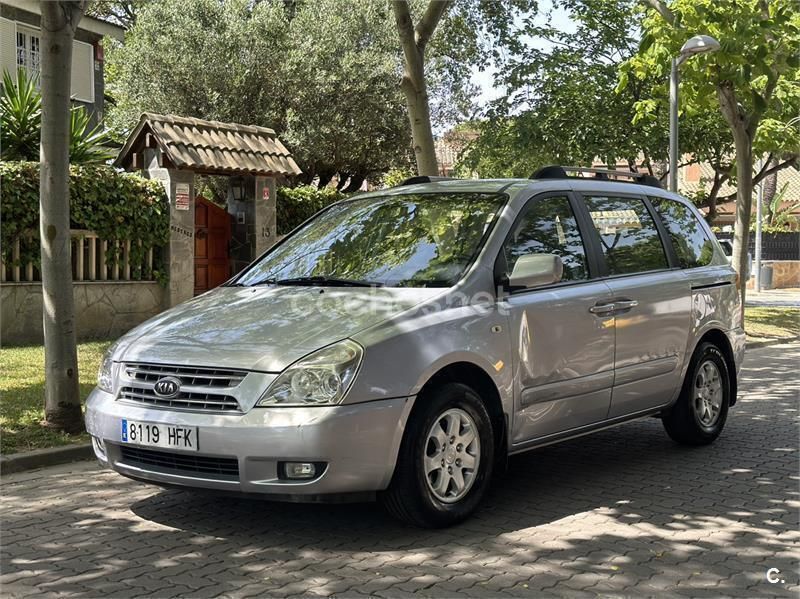 Gris / plata Usado 2011 Kia Carnival Monovolumen | 4950 € (Super precio) - Imagen 1/4