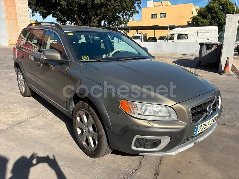 Beige Usado 2010 Volvo XC70 Summum Familiar | 8500 € - Imagen 1/4