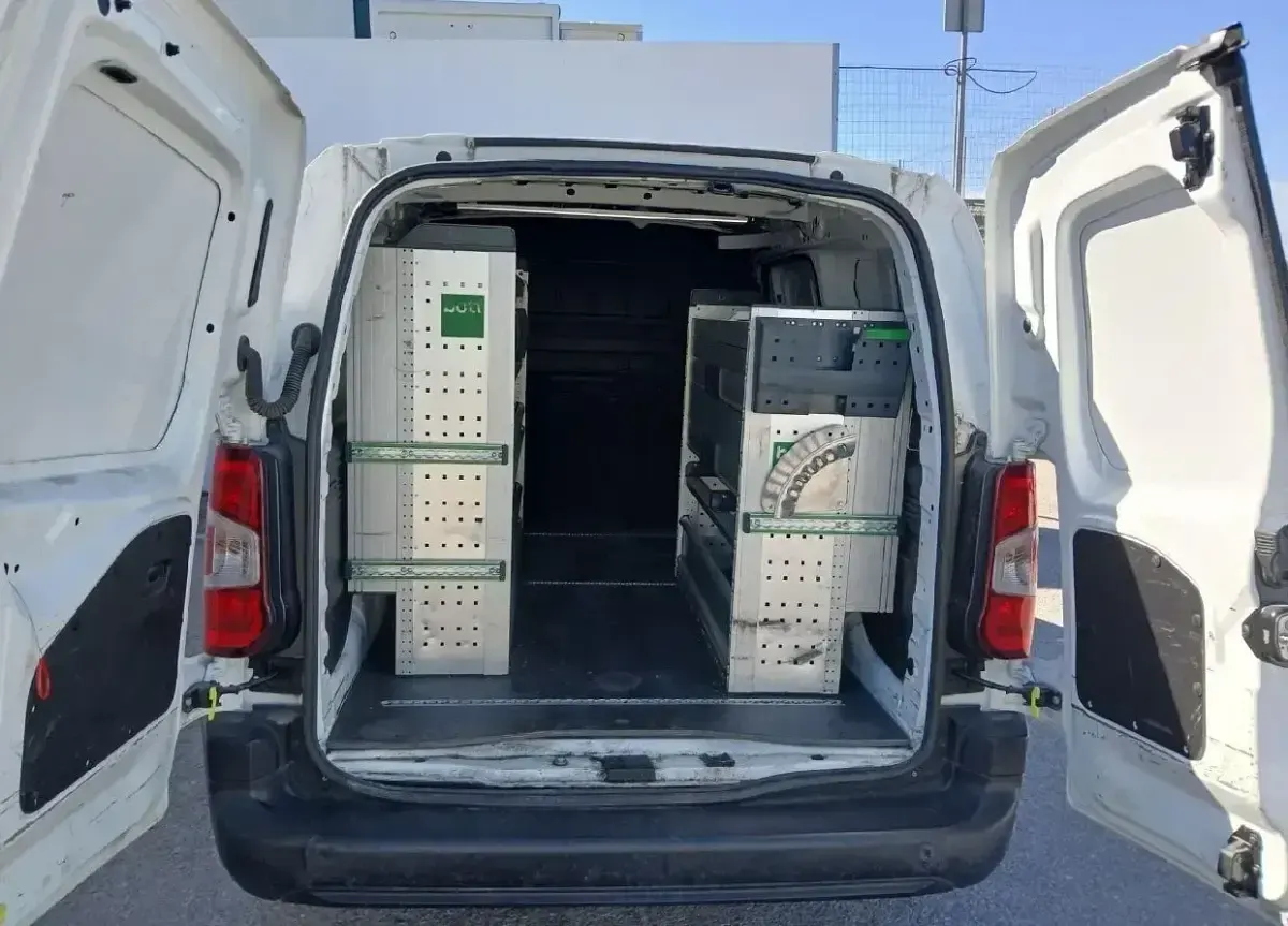 Usado Peugeot Partner Premium 100 CV (73 kW) 2022 Blanco Monovolumen