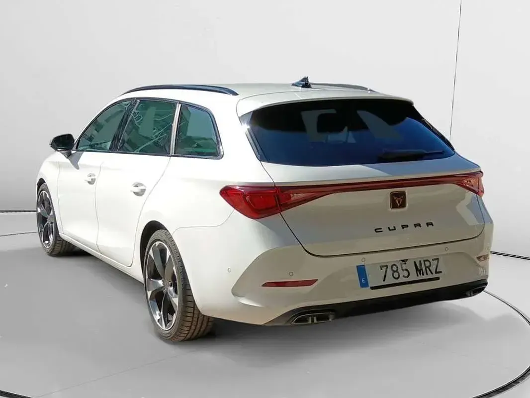 Usado Cupra Leon 150 CV (110 kW) 2024 Blanco Familiar