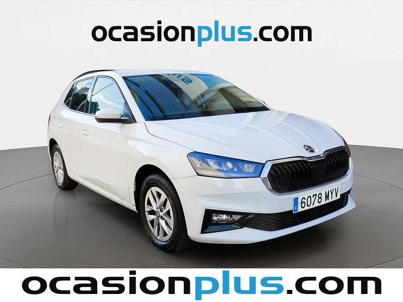 Usado Skoda Fabia Selection 95 CV (69 kW) 2025 Blanco Utilitario