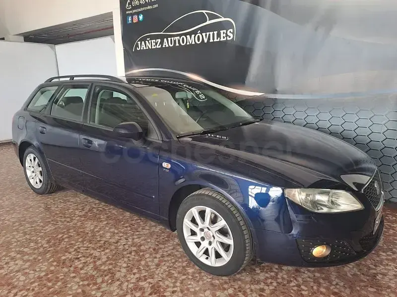Usado Seat Exeo Reference 120 CV (88 kW) 2012 Azul Berlina