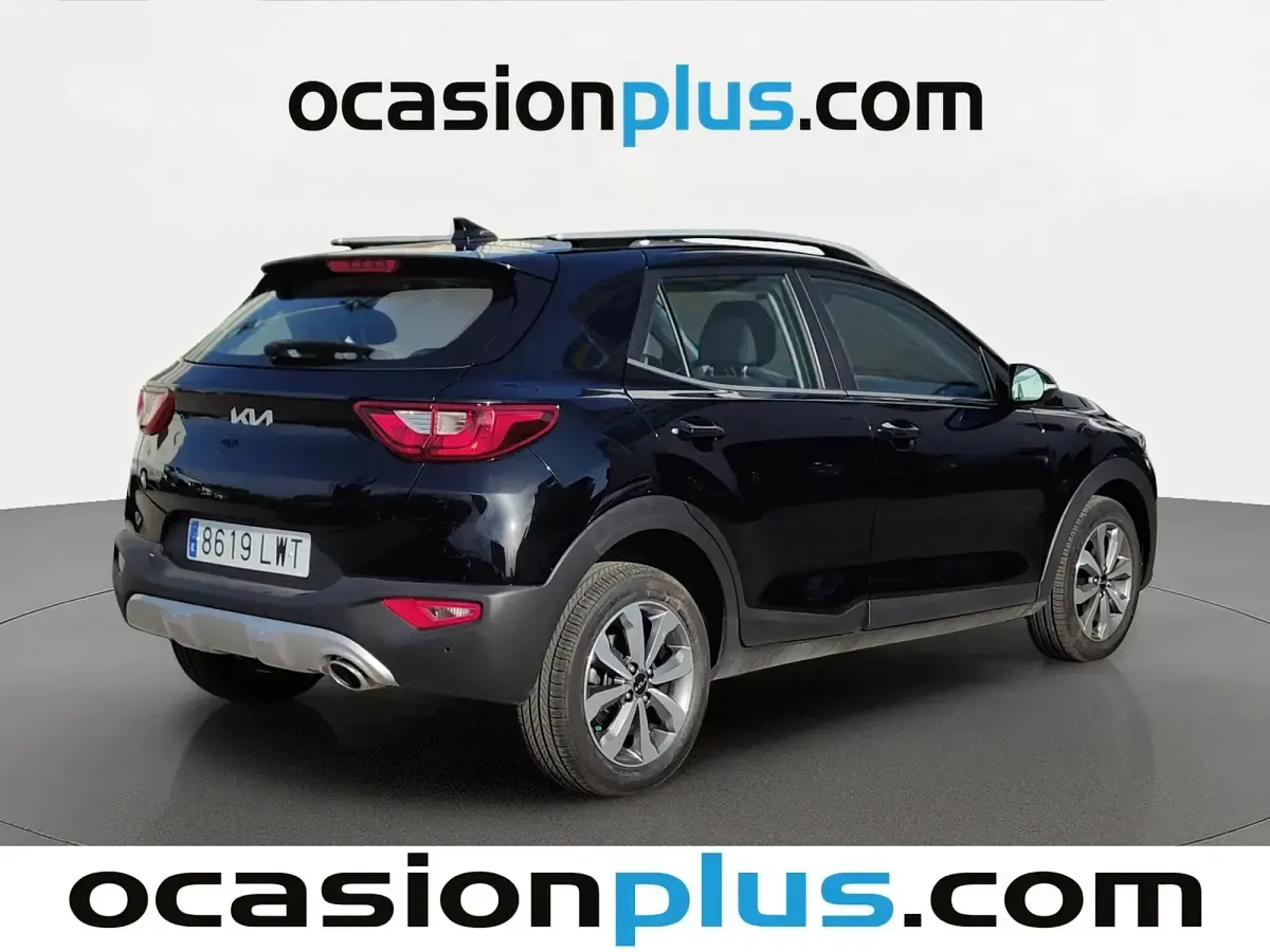 Usado Kia Stonic 101 CV (74 kW) 2022 Negro SUV