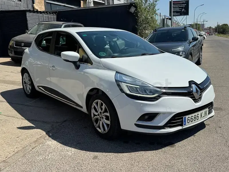 Usado Renault Clio IV Zen 110 CV (80 kW) 2018 Blanco Berlina