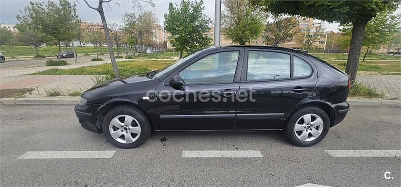 Käytetty Seat Leon ST Style 150 HP (110 kW) 2013 Musta Farmari