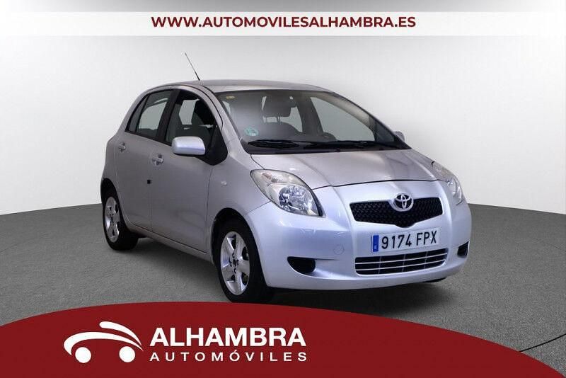 Usado Toyota Yaris Sol 87 CV (63 kW) 2007 Gris / plata Berlina