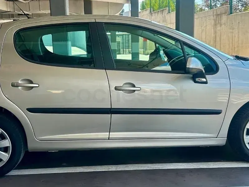 Usado Peugeot 207 95 CV (69 kW) 2009 Gris / plata Berlina