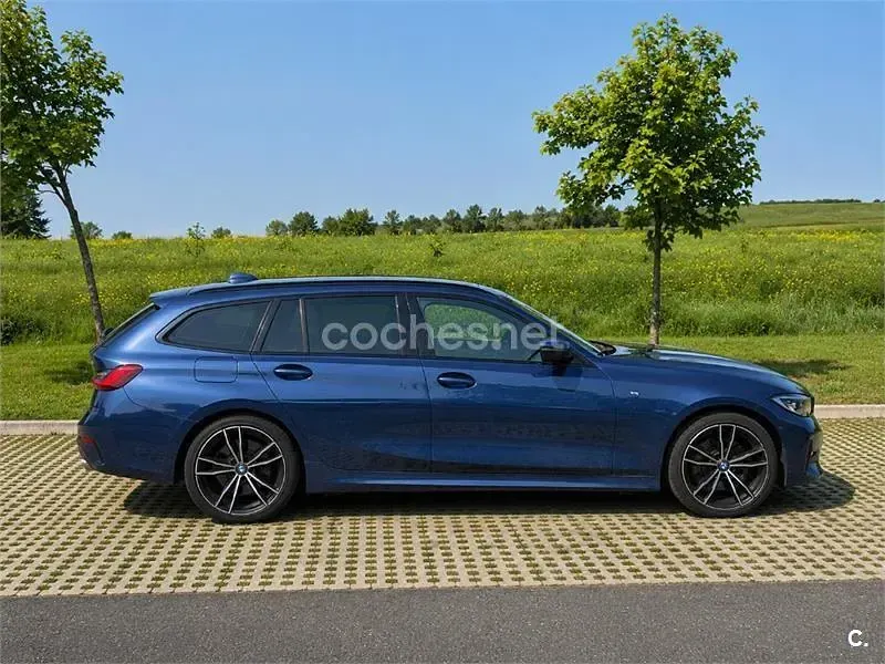 Käytetty BMW 318 M Sport 150 HP (110 kW) 2022 Sininen Farmari