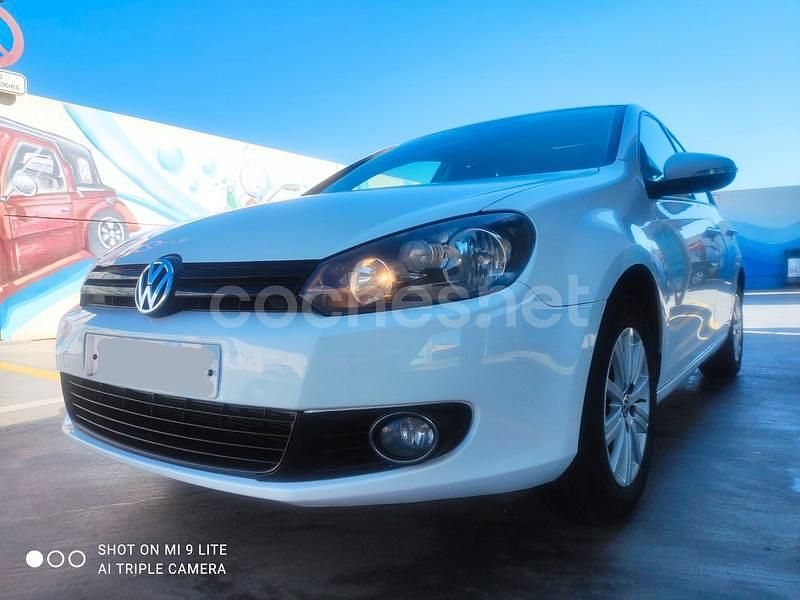 Blanco Usado 2011 VW Golf VI Edition Berlina | 7750 € (Precio justo) - Imagen 1/4