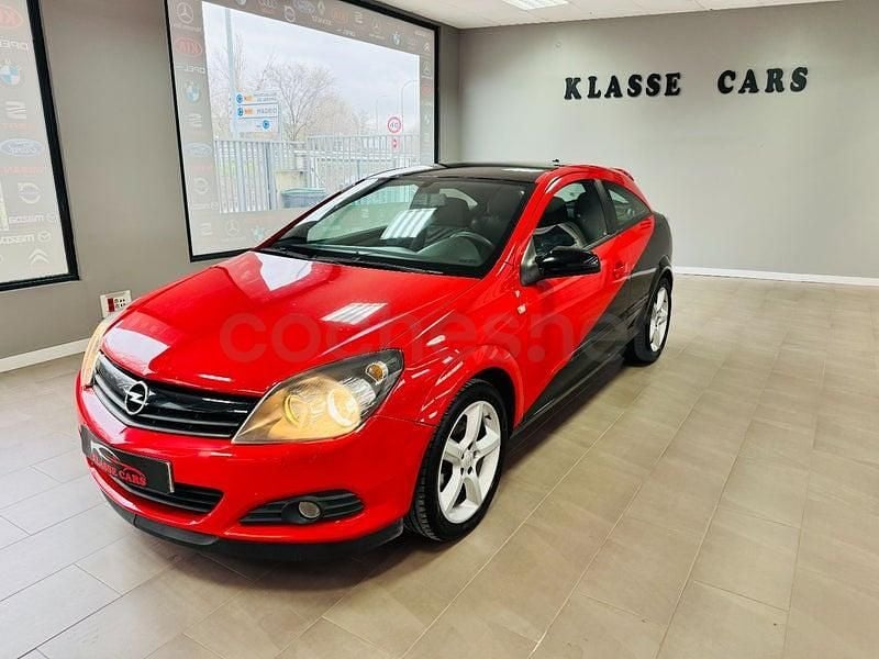 Usado Opel Astra GTC Sport 125 CV (91 kW) 2005 Rojo Berlina