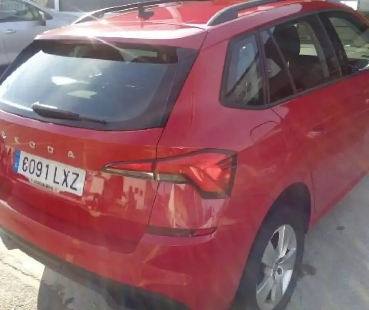 Usado Skoda Kamiq Active 95 CV (69 kW) 2022 Rojo SUV