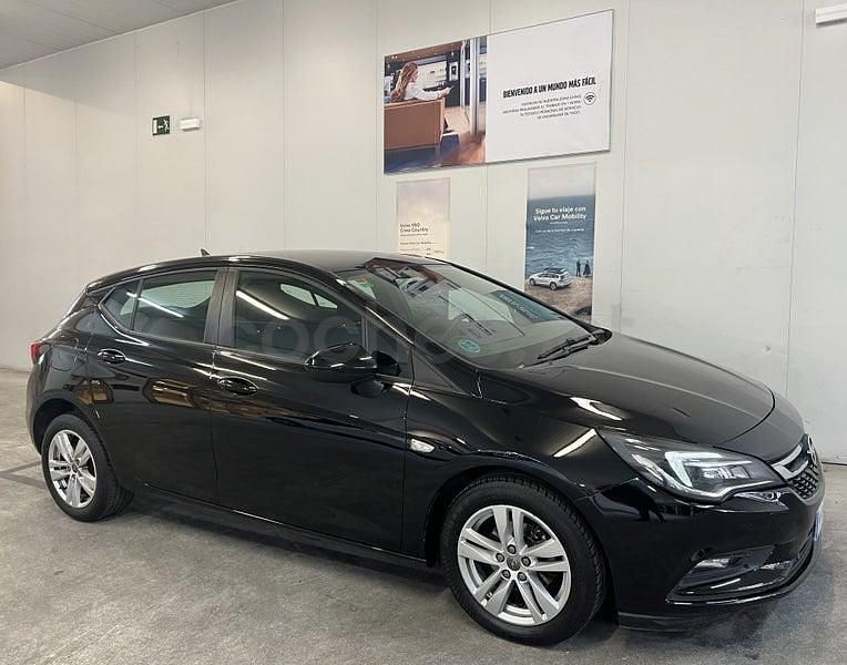 Usado Opel Astra Selective 110 CV (80 kW) 2018 Negro Berlina