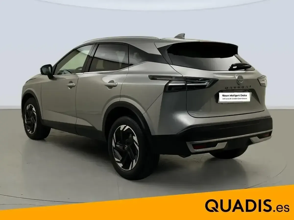 Usado Nissan Qashqai Acenta 140 CV (102 kW) 2024 Gris SUV