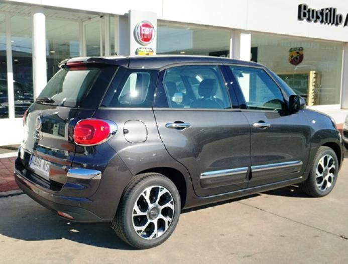 Usado Fiat 500L Pop Star 95 CV (69 kW) 2018 Gris Monovolumen
