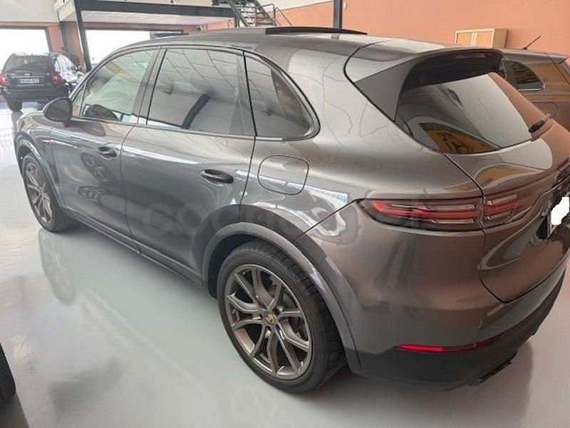 Usado Porsche Cayenne 462 CV (339 kW) 2022 Gris SUV