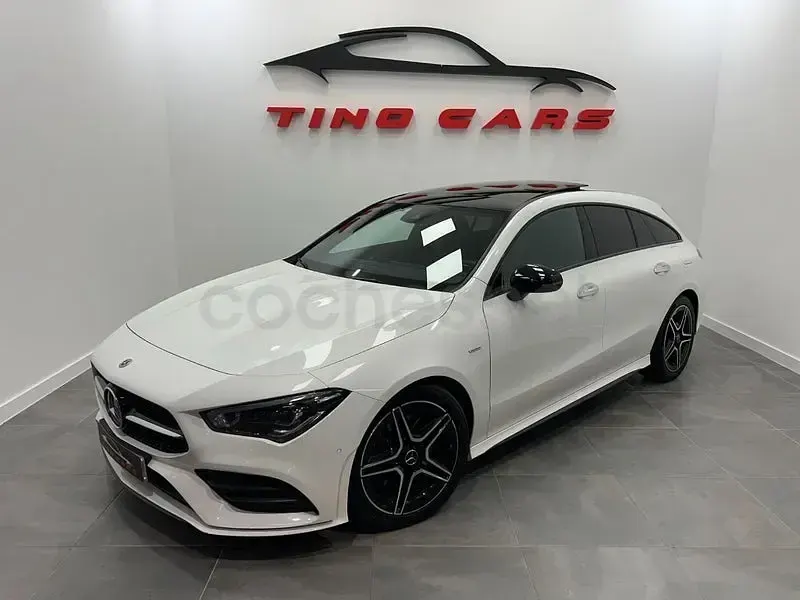 Usado Mercedes CLA200 Shooting Brake 150 CV (110 kW) 2021 Blanco Familiar