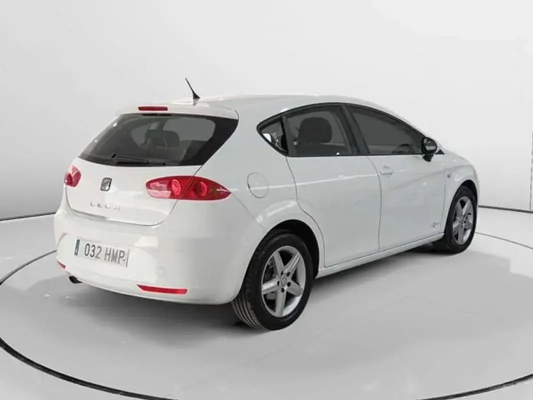 Usado Seat Leon Copa 90 CV (66 kW) 2012 Blanco Utilitario