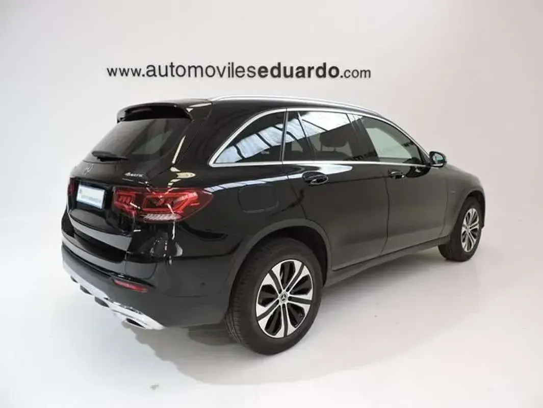 Usado Mercedes GLC300e 320 CV (235 kW) 2021 Negro SUV