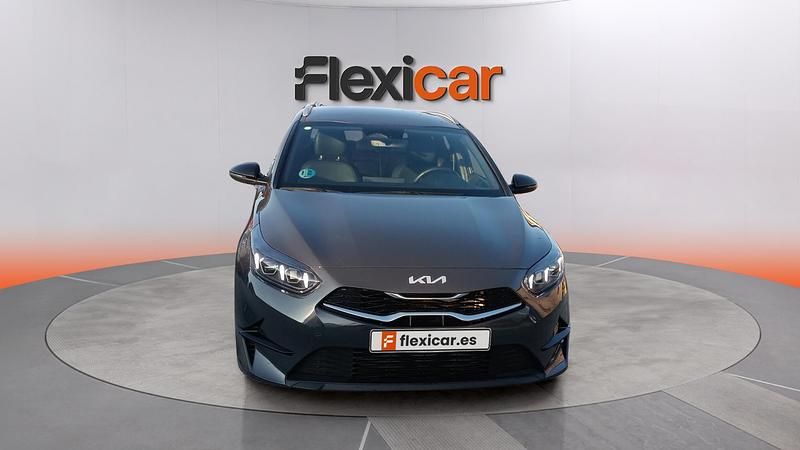 Usado Kia Ceed Style 100 CV (73 kW) 2025 Gris Utilitario