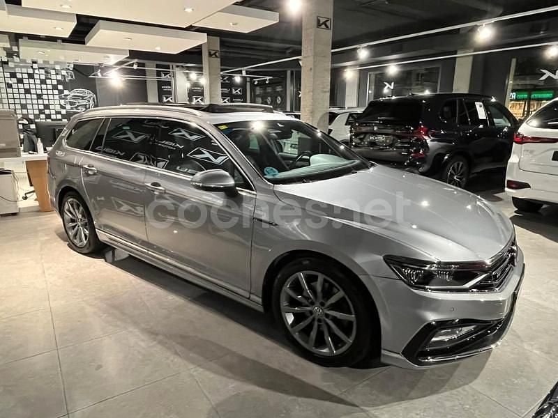 Usado VW Passat R-line 150 CV (110 kW) 2020 Gris / plata Familiar