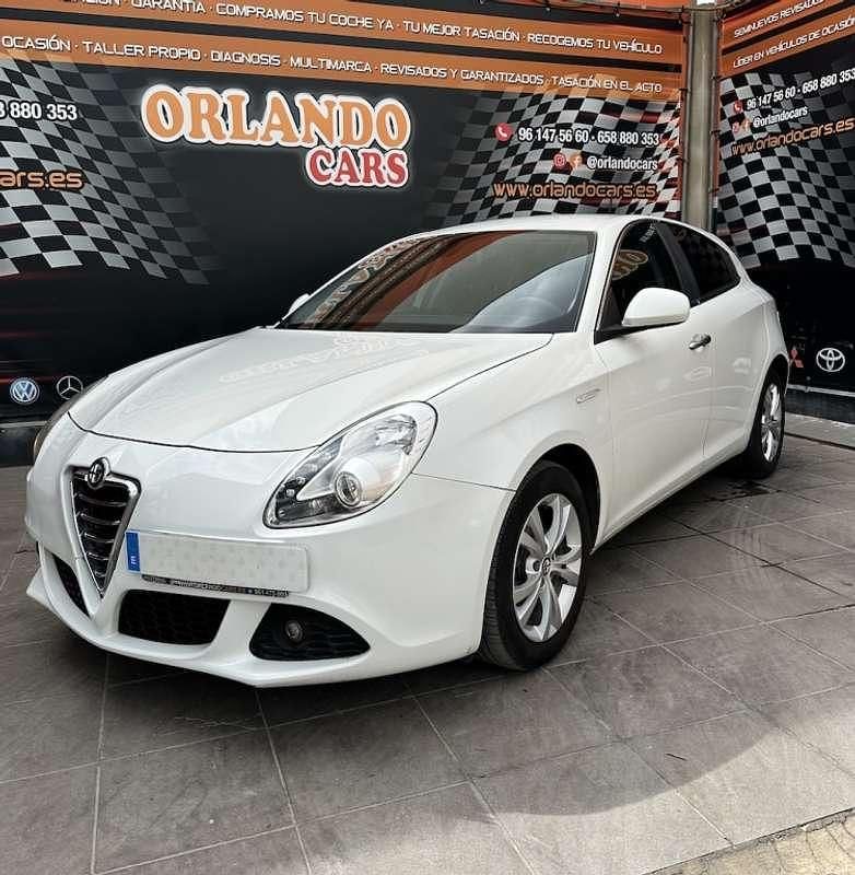 Blanco Usado 2011 Alfa Romeo Giulietta Distinctive Utilitario | 7300 € (Precio justo) - Imagen 1/4