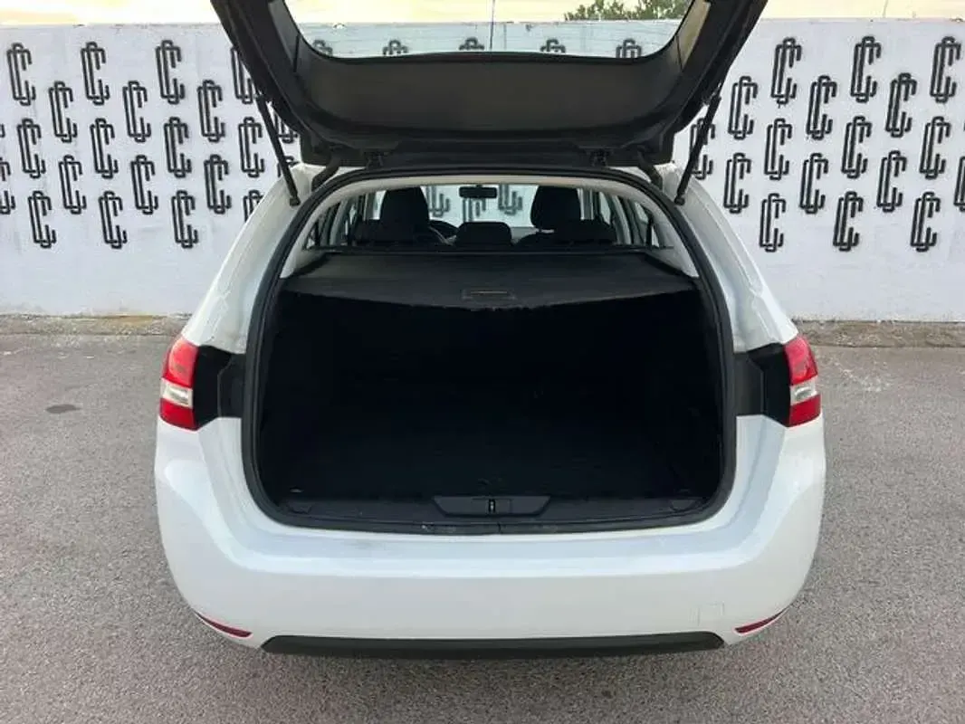 Używany Peugeot 308 SW Access 99 KM (72 kW) 2018 Biały Kombi