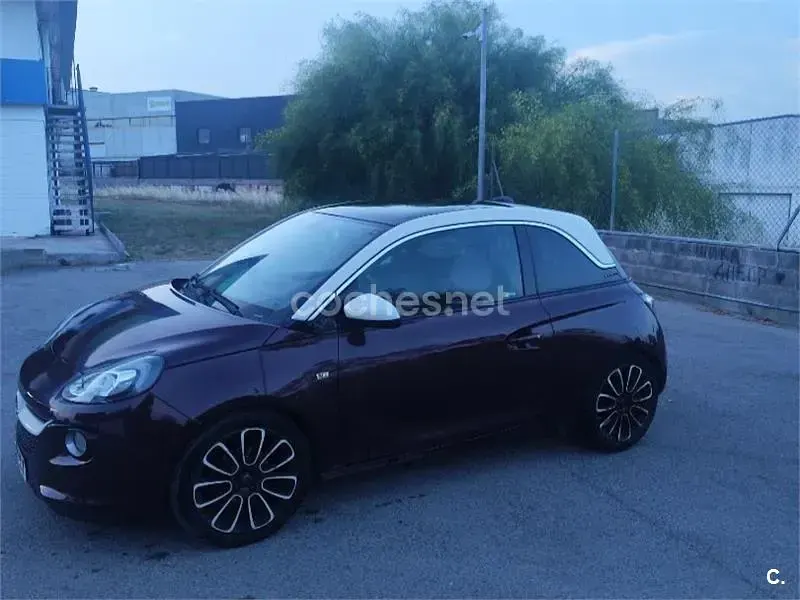 Usado Opel Adam Glam 87 CV (63 kW) 2017 Violeta / lila Utilitario