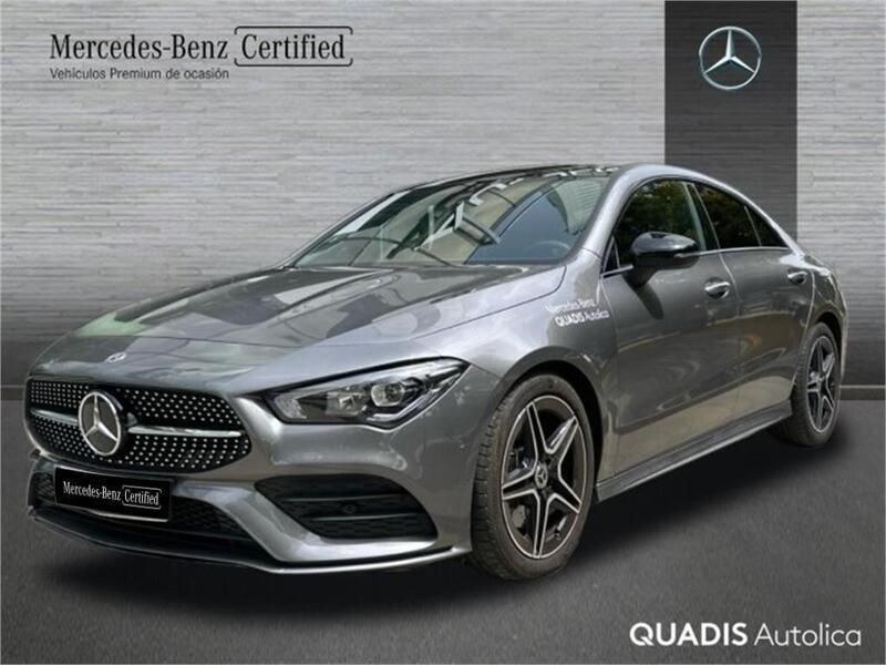 Gris montaña Usado 2023 Mercedes CLA200 Berlina | 43.500 € (Un poco caro) - Imagen 1/4