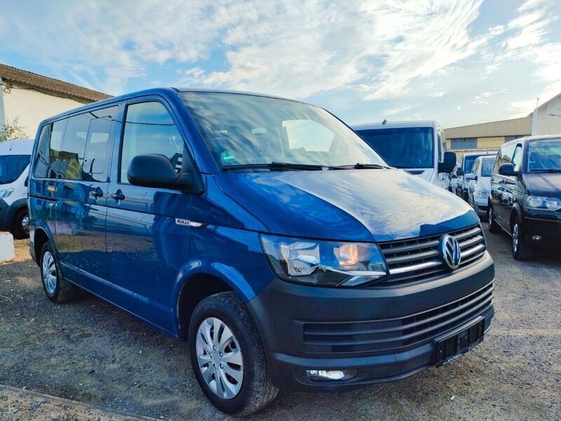 Usado VW Caravelle Trendline 114 CV (83 kW) 2017 Azul Monovolumen