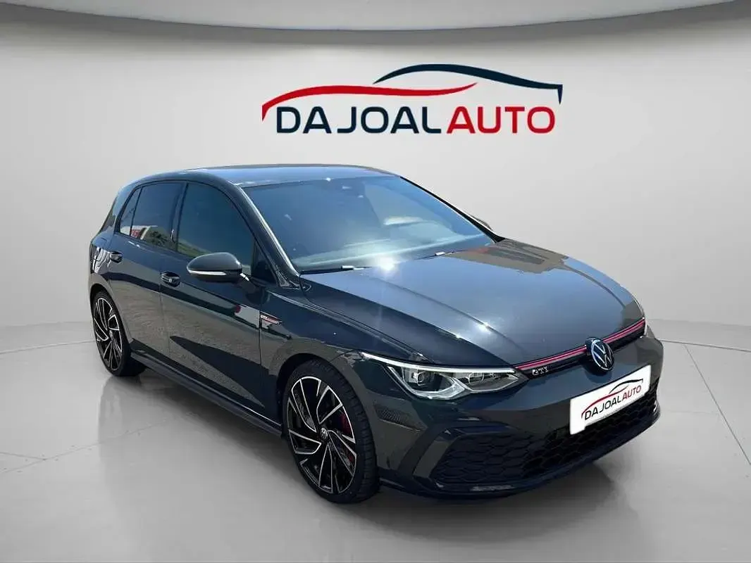 Usado VW Golf VIII GTI 245 CV (180 kW) 2024 Gris Utilitario