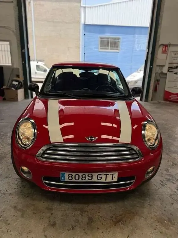 Usado Mini Cooper 90 CV (66 kW) 2010 Rojo Utilitario