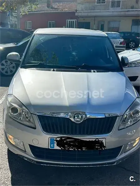 Usado Skoda Fabia 90 CV (66 kW) 2012 Gris / plata Berlina