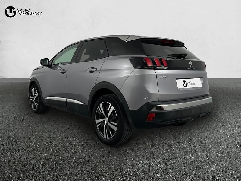 Usado Peugeot 3008 Allure 130 CV (95 kW) 2019 Gris SUV